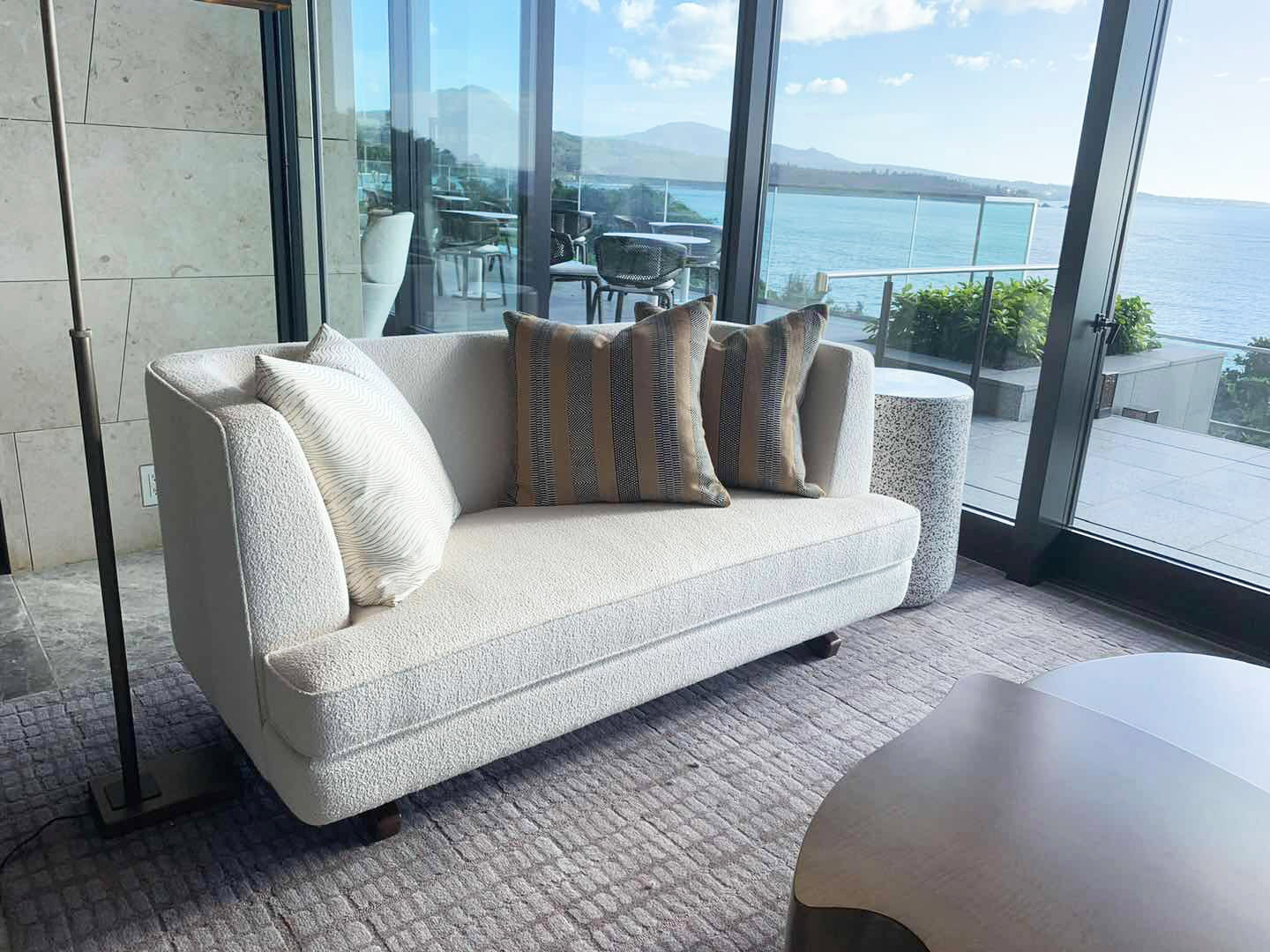 冲绳海丽客兰尼酒店大堂家具
